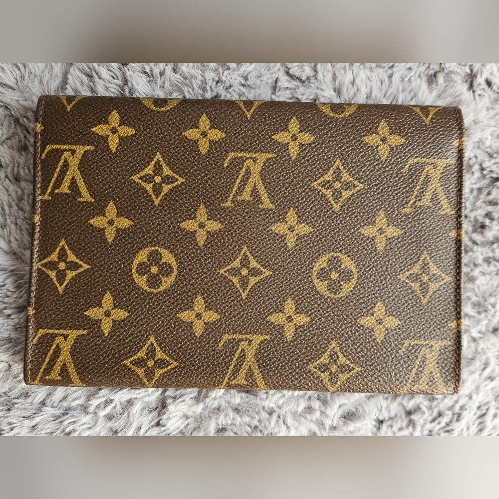 Authentic Louis Vuitton Rare Vintage Trifold Passport Wallet Monogram Clutch - Picture 11 of 16